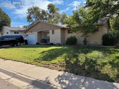 18 Dundee Ln, Pueblo, CO, 81001-1728 | Card Image
