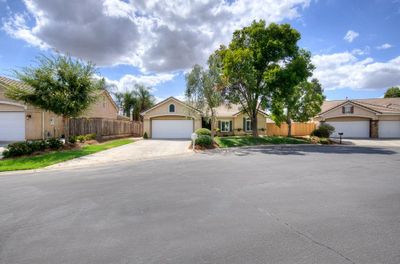 4861 N Crystal Springs Court, House other with 3 bedrooms, 0 bathrooms and null parking in Clovis CA | Image 3