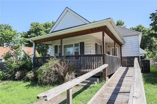 209 W Nebraska Ave, Saint Joseph, MO, 64504-1127 | Card Image