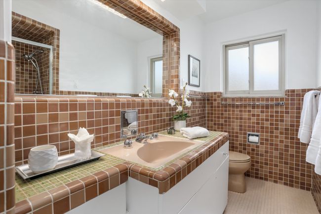 First floor guest bath with tub | Image 13