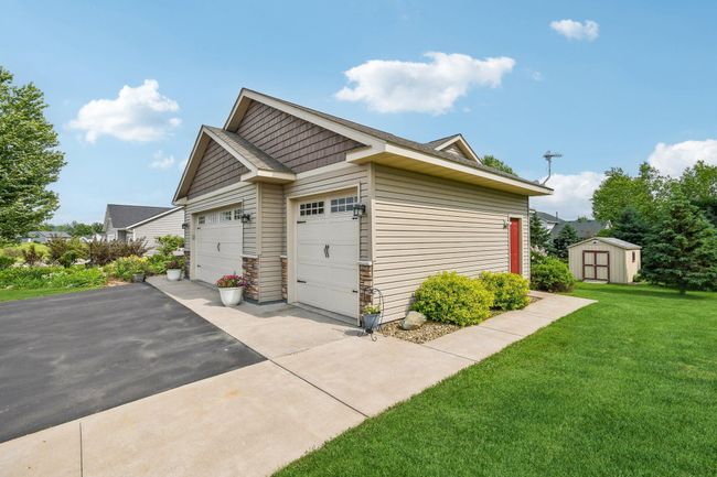 5-web-or-mls-Prairie Grass Dr-1006-003.jpg | Image 5