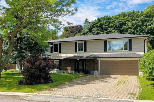95 Beswick Dr, Newmarket, ON, L3Y1E8 | Card Image