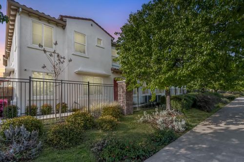 unit-74102-5301 E Commerce Way, Sacramento, CA, 95835-3037 | Card Image