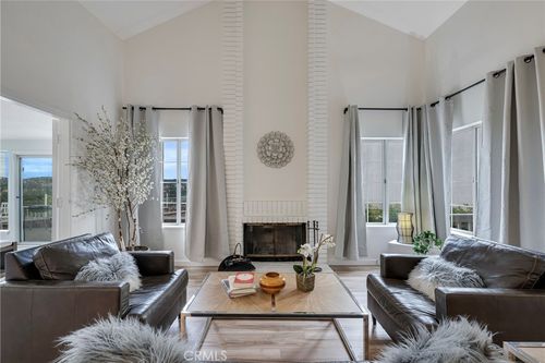 2702 S George Ln, Diamond Bar, CA, 91789-4062 | Card Image