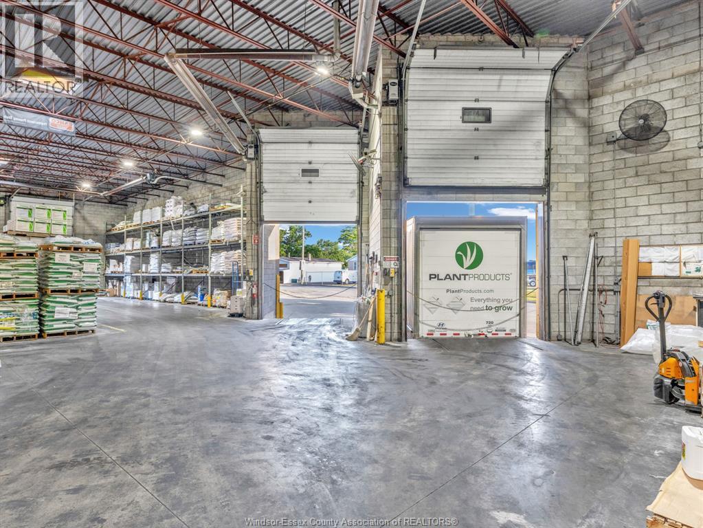 Commercial Sale in Leamington 2