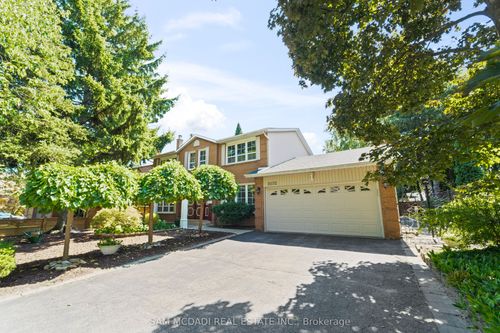 2032 Shannon Dr, Mississauga, ON, L5H3W3 | Card Image
