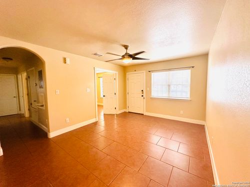 451 Hub Ave, San Antonio, TX, 78220-1316 | Card Image