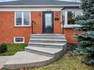 166 Elmwood Rd, House other with 2 bedrooms, 2 bathrooms and 4 parking in Oakville ON | Image 2