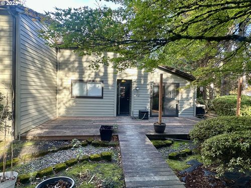 7612 Sw Cresmoor Dr, Beaverton, OR, 97008-5837 | Card Image