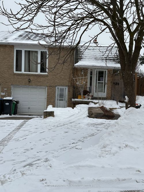 103 Salisbury Cir, Brampton, ON, L6V2Z4 | Card Image