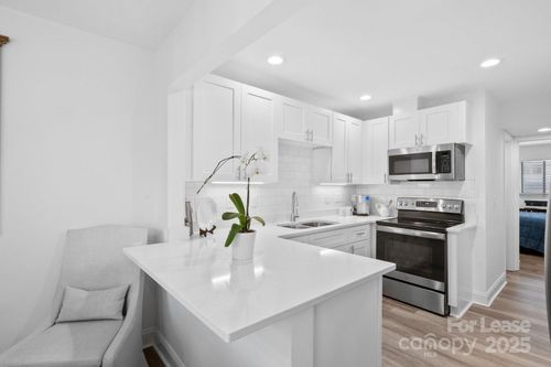 7916 Horse Chestnut Ln, Charlotte, NC, 28277-9810 | Card Image