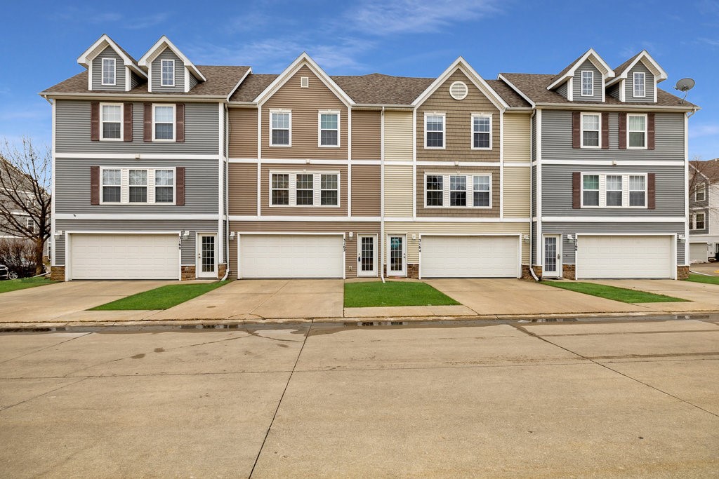 Arlan Ln, Ankeny, IA 50023