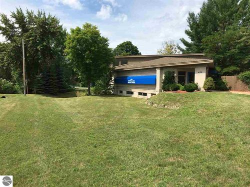 lower-6170 Us-31 N, Williamsburg, MI, 49690 | Card Image