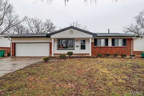 2348 Vorhof Dr, Saint Louis, MO, 63136-5728 | Card Image