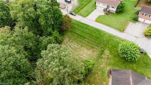 38 Wildwood Cir, Parkersburg, WV, 26101-9781 | Card Image