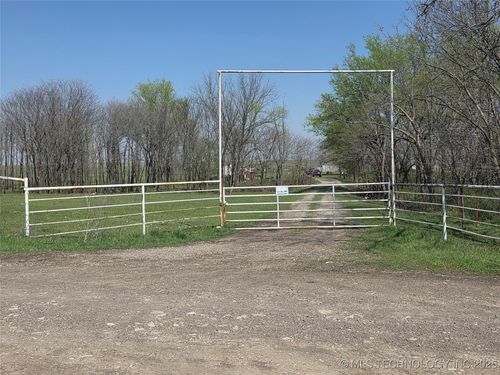 426494 E 250 Rd, Chelsea, OK, 74016-2330 | Card Image