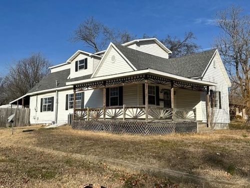 526 West St, Nevada, MO, 64772-3261 | Card Image