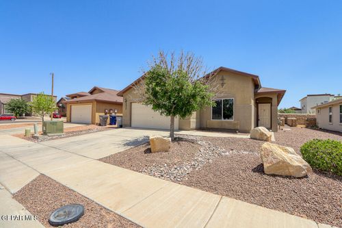 2932 Pino Triste Dr, El Paso, TX, 79938-2705 | Card Image