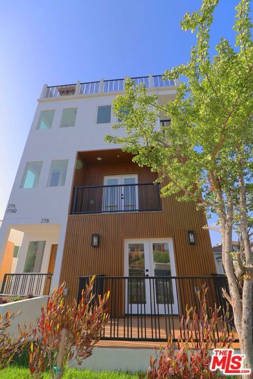 778 W 25th St, San Pedro, CA, 90731-5802 | Card Image