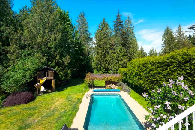 7858 Lohn Road, House other with 5 bedrooms, 3 bathrooms and 4 parking in Halfmoon Bay BC | Image 32