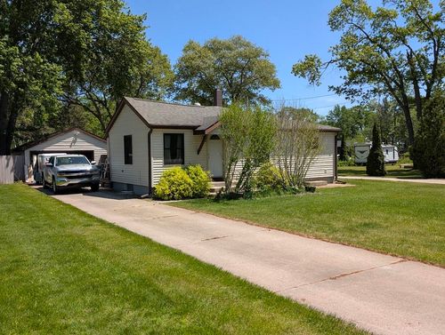 246 Birch Dr, Muskegon, MI, 49445-2214 | Card Image