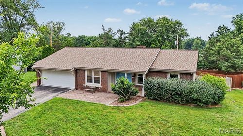 50 White Plains Dr, Chesterfield, MO, 63017-2035 | Card Image