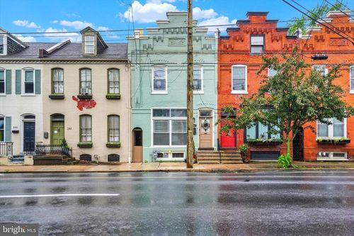 242 E Walnut St, LANCASTER, PA, 17602-2342 | Card Image