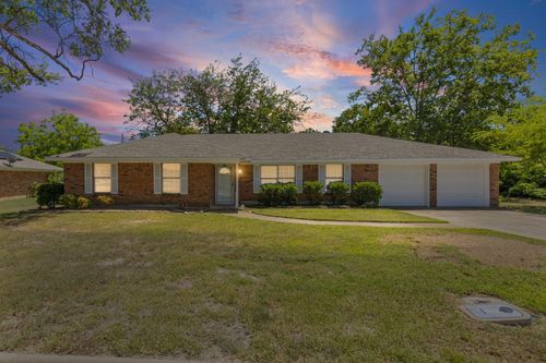 148 Royal Ln, Commerce, TX, 75428-3834 | Card Image