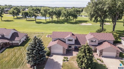 4001 W Newcomb St, Sioux Falls, SD, 57106-5792 | Card Image