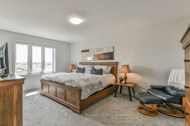 6713 Hayward Dr, House attached with 3 bedrooms, 3 bathrooms and 1 parking in London ON | Image 20