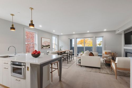 301-59 Spear St, Quincy, MA, 02169-4503 | Card Image