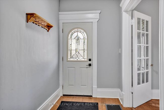293 Dalhousie St, Home with 5 bedrooms, 3 bathrooms and 4 parking in Peterborough ON | Image 6