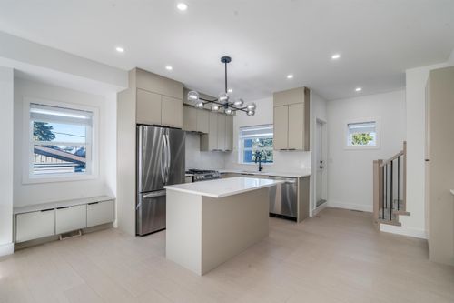 {{alt}} | Card Image