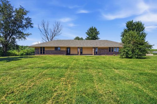 22745 Rocheport Rd, Boonville, MO, 65233-3008 | Card Image