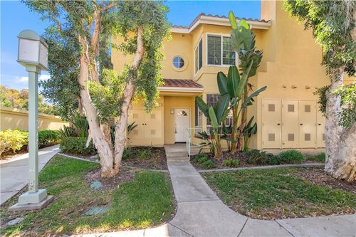 21 Giovanni Aisle, Irvine, CA, 92614 | Card Image