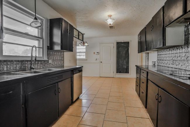 1210 Xenia St, House other with 3 bedrooms, 2 bathrooms and null parking in Plainview TX | Image 12