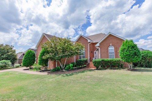 1058 Willow Park Cir, Hendersonville, TN, 37075-8860 | Card Image