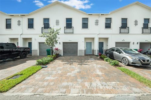 834-834 Sw 11th Ter, Florida City, FL, 33034-5563 | Card Image