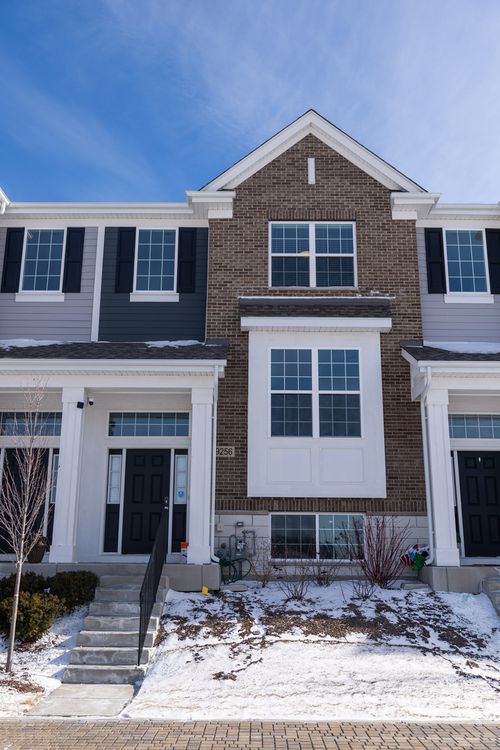 9256 Harlowe Ln, Orland Park, IL, 60462-1057 | Card Image