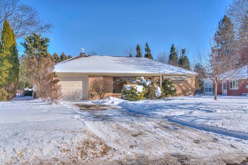 1031 S Durand St, Jackson, MI, 49203-2811 | Card Image