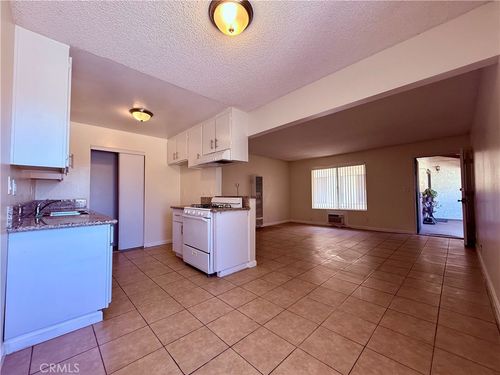 6-3300 W Orange Ave, Anaheim, CA, 92804-3084 | Card Image