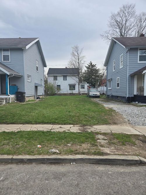 3705 Oliver St, Fort Wayne, IN, 46806-4258 | Card Image