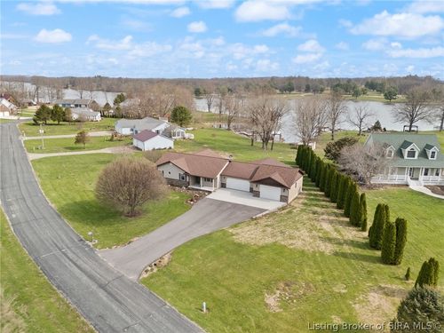 4 Orchard Rd, Loogootee, IN, 47553-9366 | Card Image