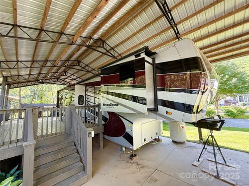 177 Finch Way, West Jefferson, NC, 28694-7653 | Card Image