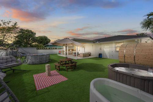 2128 Dock St, West Palm Beach, FL, 33401-7558 | Card Image