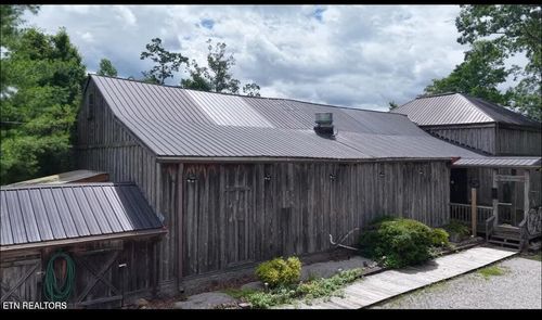 329 Wheeler Ln, Jamestown, TN, 38556-5813 | Card Image