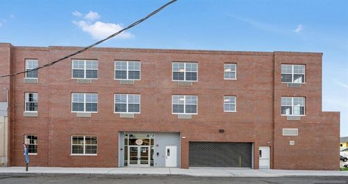 2-1 Center St, Clifton, NJ, 07011-3901 | Card Image