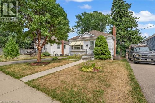 113 E 38th St, Hamilton, ON, L8V4E8 | Card Image