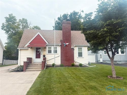 1007 Leonard Ct, Fostoria, OH, 44830-1906 | Card Image