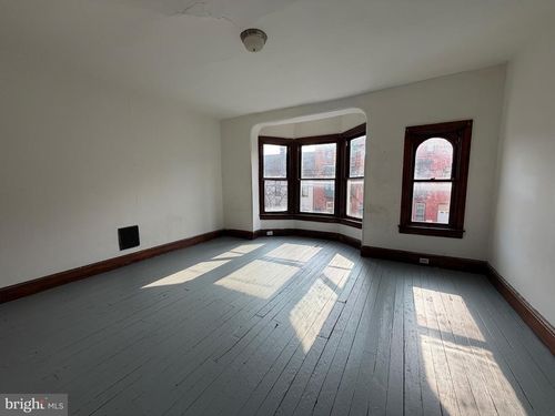 347 E King St, YORK, PA, 17403-5603 | Card Image